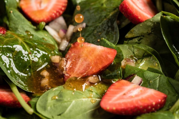 Strawberry Spinach Salad