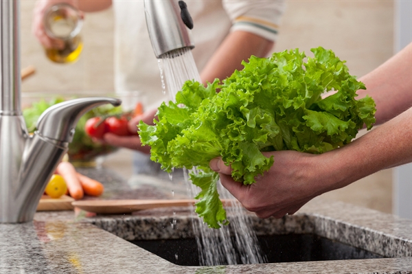 Purchase, store and consume fresh produce safely