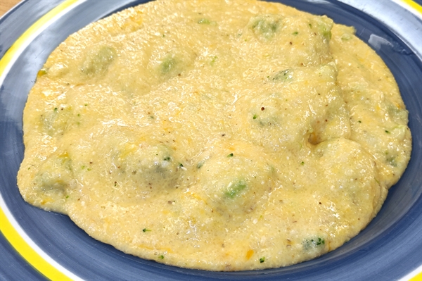 Cheddar Grits with Broccoli