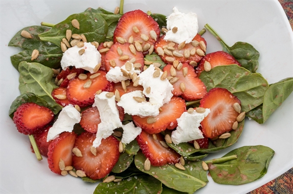 Spinach and Strawberry Salad