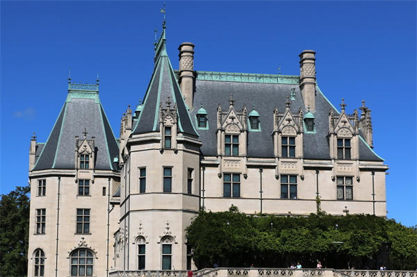 Enjoy savings on a winter vacation to Biltmore