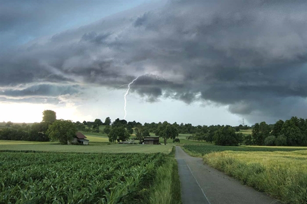 Lightning Safety Awareness Week: Keep yourself and your property safe