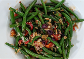 Green Beans with Garlic, Olives and Capers