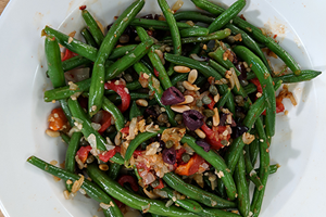 Green Beans with Garlic, Olives and Capers
