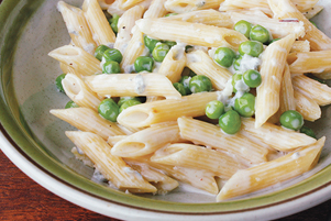 Penne Pasta with  Fresh Peas and Gorgonzola Cheese